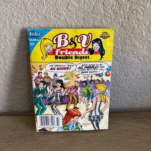 B & V Friends Double Digest 223 Archie Comic Book Classic Betty‎ Veronica